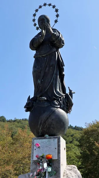 Bagnoli Irpino Kampania Włochy Października 2020 Statua Niepokalanej Madonny Wzdłuż — Zdjęcie stockowe
