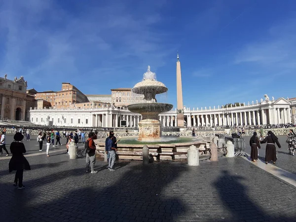 Vatikanen Lazio Italien Oktober 2019 Berninis Fontän Piazza San Pietro — Stockfoto