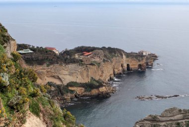 Napoli, Campania, İtalya - 24 Şubat 2020: Virgilian parkından Trentaremi Körfezi