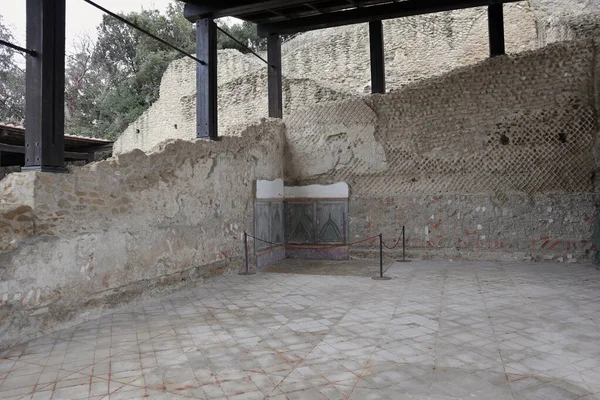 ナポリ カンパニア イタリア 2020年2月24日 ポジリポの考古学公園におけるポリオーネの離宮の遺跡 — ストック写真