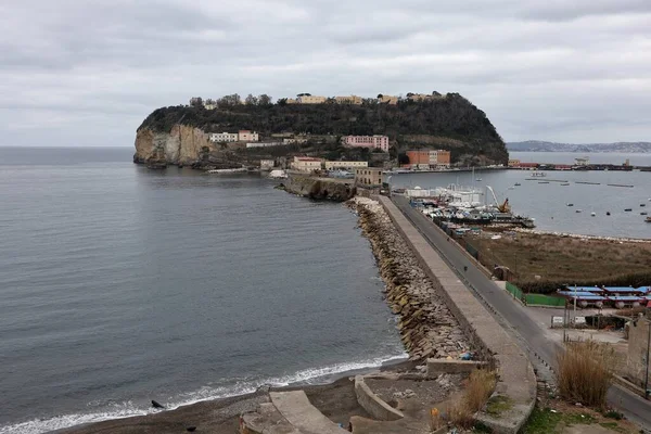 意大利坎帕尼亚那不勒斯 2020年2月24日 尼西达岛 少年监狱的所在地 位于Descesa Coroglio的梯田 — 图库照片