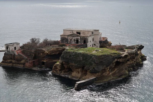 Napoli, Campania, İtalya - 24 Şubat 2020: Posillipo arkeolojik alanından Panorama
