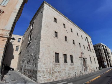 Taranto, Puglia, İtalya - 2 Kasım 2019: Başpiskoposun Papaz Okulunun 16. yüzyıl sarayı, Diyocesan Müzesi veya Mudi 'nin merkezi