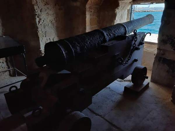 Taranto Puglia Italy November 2019 Cannon Torre San Cristoforo Castello — Stock Photo, Image