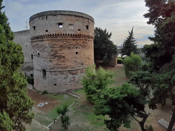 Taranto Puglia Italia Novembre 2019 Castello Aragonese Affacciato Sul Canale — Foto Stock