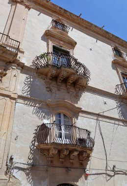 Noto, Sicilya, İtalya - 26 Ağustos 2020: Palazzo Astuto di Fargione