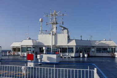 Messina, Sicilya, İtalya - 23 Ağustos 2020 Şafakta feribot kontrol güvertesi