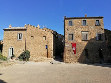 Civita di Bagnoregio, Lazio, İtalya - 10 Eylül 2019: Köy sokakları