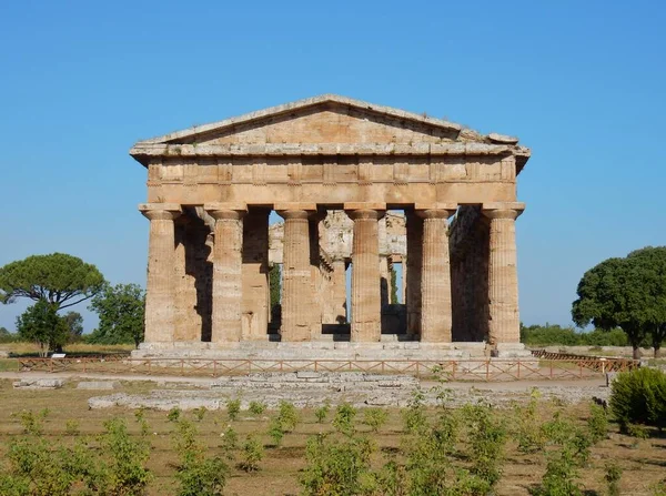 Paestum Salerno カンパニア州 イタリア 2018年7月1日 Paestumの考古学公園における海王星の神殿 — ストック写真