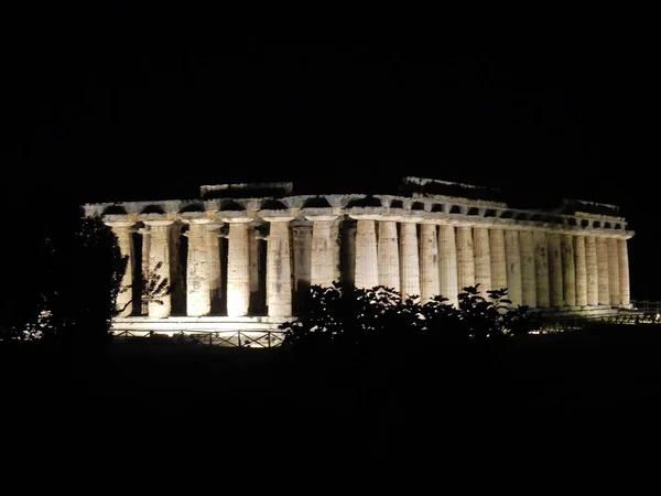 Paestum Salerno Campania Itália Julho 2018 Templo Hera Iluminado Parque — Fotografia de Stock