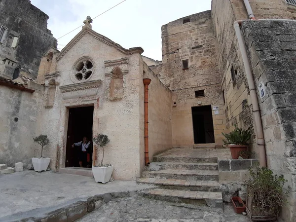 Matera, Basilicata, İtalya - 3 Kasım 2019: 16. yüzyıla dayanan Sant 'Antonio Mağara Kilisesi