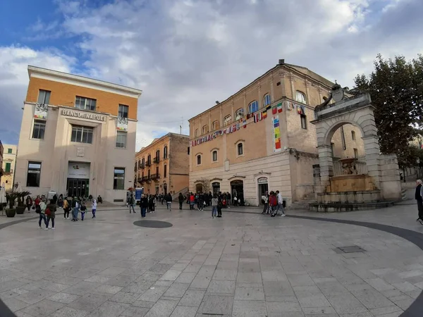 Matera Basilicata Ιταλία Νοεμβρίου 2019 Τουρίστες Στην Piazza Vittorio Veneto — Φωτογραφία Αρχείου