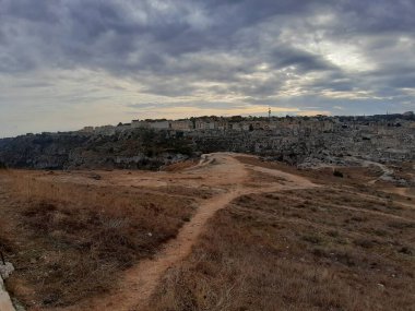 Matera, Basilicata, İtalya - 1 Kasım 2019: Murgia Timone Belvedere Panorama