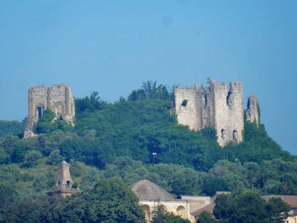 Airola Campania Giugno 2019 Rovine Del Castello Longobardo Sul Colle — Foto Stock