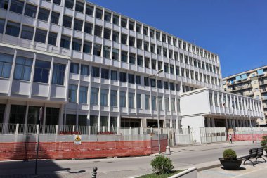 Santa Maria Capua Vetere, Campania, İtalya - 22 Mayıs 2020: Ceza Mahkemesi ve Cumhuriyet Savcılığının yargı kalesi koltuğu