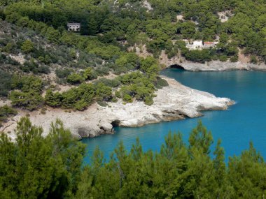Pugnochiuso, Puglia, İtalya - 5 Ekim 2019 Pugnochiuso Körfezi manzarası