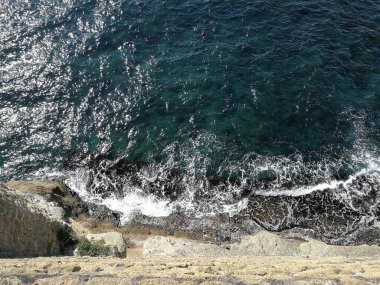 Napoli, Campania, İtalya - 1 Mart 2019: Terasın tepesinden Castel dell 'Ovo Uçurumu
