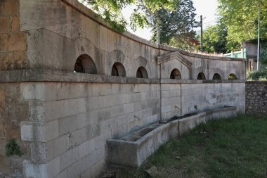 Solopaca, Campania, İtalya - 22 Mayıs 2020: Maria Cristina Köprüsü 'ndeki Fontana della Sala 1943 bombalamasından sonra yeniden inşa edildi