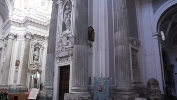 Napoli - Panoramica della Chiesa dell 'Annunziata a Spaccanapoli — Stock videók