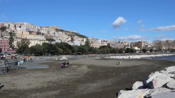 Napoli - Panoramica dalla scogliera di Rotonda Diaz — Stockvideo