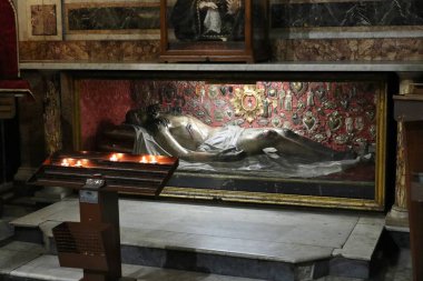 Napoli, Campania, İtalya - 4 Şubat 2021: 17. yüzyıl Santa Brigida Kilisesi