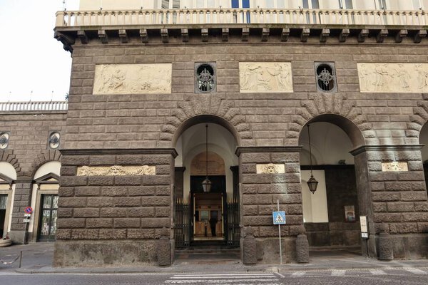 Фелес, Кампания, Италия - 4 февраля 2021 года: Театр Сан-Карло, Галерея Умберто I