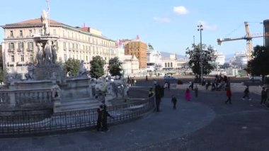 Napoli - Panoramica di Piazza Municipio a Carnevale