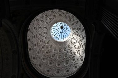 Napoli, Campania, İtalya - 16 Şubat 2021: 17. yüzyıl San Giovanni Maggiore Kilisesi erken Hıristiyan kökenli