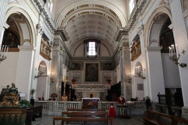 Napoli, Campania, İtalya - 19 Ocak 2021: 15. yüzyıl Sant 'Anna dei Lombardi Kilisesi