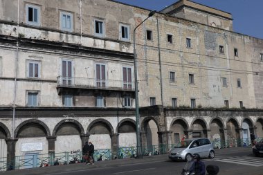 Napoli, Campania, İtalya - 26 Şubat 2021: Via Nuova Marina 'daki Santuario del Carmine Maggiore Bazilikasının Peder Elia Alleva Resepsiyon Merkezi
