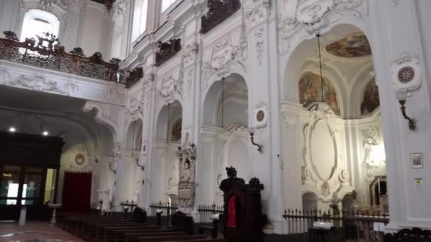 Napoli - Panoramica interna della Chiesa di Santa Maria di Costantinopoli — Stok video