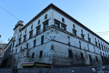 Napoli, Campania, İtalya - 19 Ocak 2021: Via dei Tribunali Kalesi