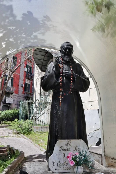 Neapol Kampania Włochy Kwietnia 2021 Statua San Pio Pietrelcina Przy — Zdjęcie stockowe