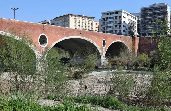Benevento Campania Itália Abril 2021 Vista Ponte Vanvitelli Leito Rio — Fotografia de Stock