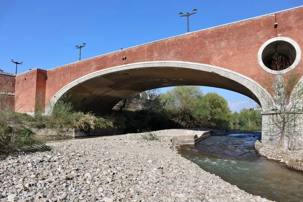 Benevento Campania Itália Abril 2021 Vista Ponte Vanvitelli Leito Rio — Fotografia de Stock