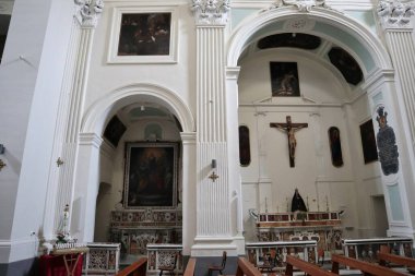 Napoli, Campania, İtalya - 29 Nisan 2021 Via San Carlo alle Mortelle 'deki San Carlo Borromeo' ya adanmış 17. yüzyıl kilisesinin içi