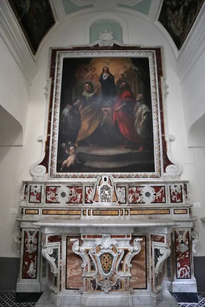 2021年4月29日 意大利坎帕尼亚那不勒斯 17世纪圣卡洛博罗米奥教堂的内部 — 图库照片
