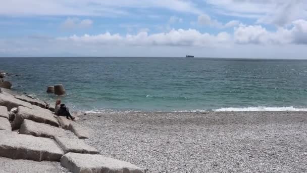 Cetara - Panoramica della spiaggia del porto — Stock Video