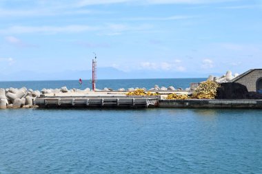 Cetara, Campania, İtalya - 6 Mayıs 2021: Limandaki balıkçı ağı