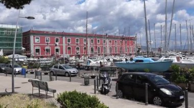 Napoli - Panoramica del Porticciolo Molosiglio