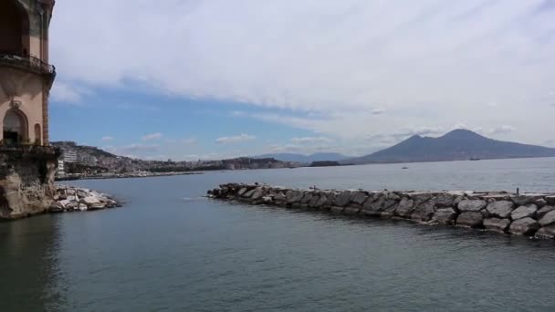 Napoli - Panoramica dalla scogliera di Bagno Sirena — Vídeo de stock
