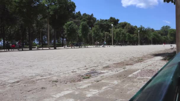 Napoli - Time lapsa dalla panchina della Villa Comunale — Wideo stockowe