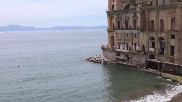 Napoli - Panoramica costiera da Palazzo Donn'Anna a Lido Elena — Stock Video