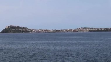 Monte di Procida - Panoramica di Procida e Ischia dalla scogliera del porto