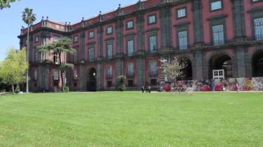 Napoli - Panoramica del prospetto posteriore del Museo di Capodimonte
