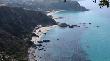 Capo Vaticano - Panoramica delle spiagge di Grotticelle dal belvedere