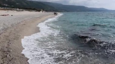 Zambrone - Panoramica della spiaggia dagli scogli di Capo Cozzo