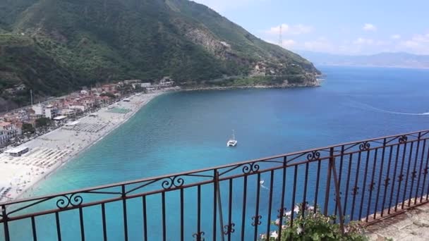 Scilla - Panoramica dalla terrazza di Castello Ruffo — Stockvideo