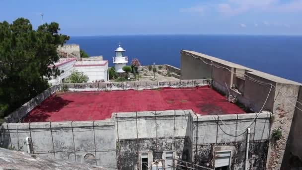 Scilla - Panoramica del faro dalla terrazza di Castello Ruffo — Stockvideo