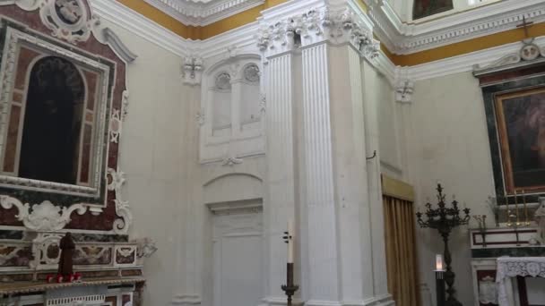 Tropea - Panoramica interna della cappella del Duomo — Stok video